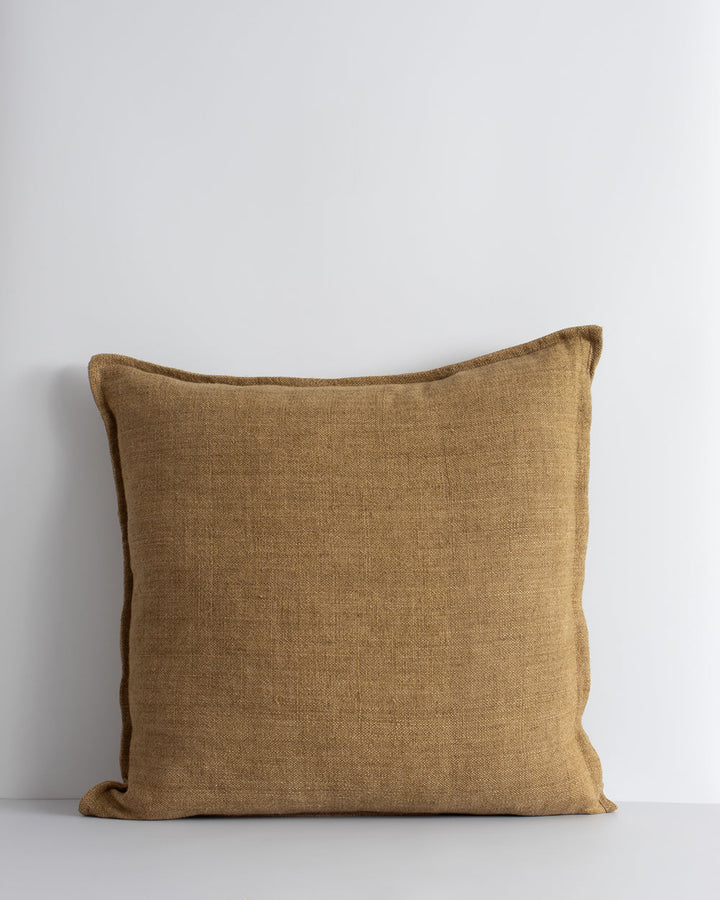 Flaxmill Cushion Enduringly beautiful, the heavy-weight weave of the Flaxmill celebrates the natural texture of raw linen fibres. Featuring a 1cm flange edge, the warm nude tone accentuates its textural qualities and brings an organic, contemporary feel t