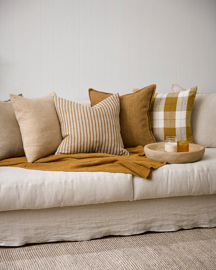 Flaxmill Cushion Enduringly beautiful, the heavy-weight weave of the Flaxmill celebrates the natural texture of raw linen fibres. Featuring a 1cm flange edge, the warm nude tone accentuates its textural qualities and brings an organic, contemporary feel t