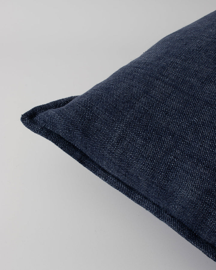 Flaxmill Cushion Enduringly beautiful, the heavy-weight weave of the Flaxmill celebrates the natural texture of raw linen fibres. Featuring a 1cm flange edge, the warm nude tone accentuates its textural qualities and brings an organic, contemporary feel t