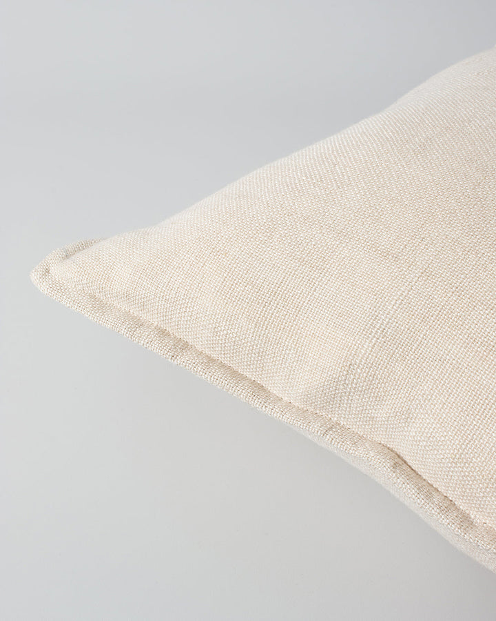 Flaxmill Cushion Enduringly beautiful, the heavy-weight weave of the Flaxmill celebrates the natural texture of raw linen fibres. Featuring a 1cm flange edge, the warm nude tone accentuates its textural qualities and brings an organic, contemporary feel t