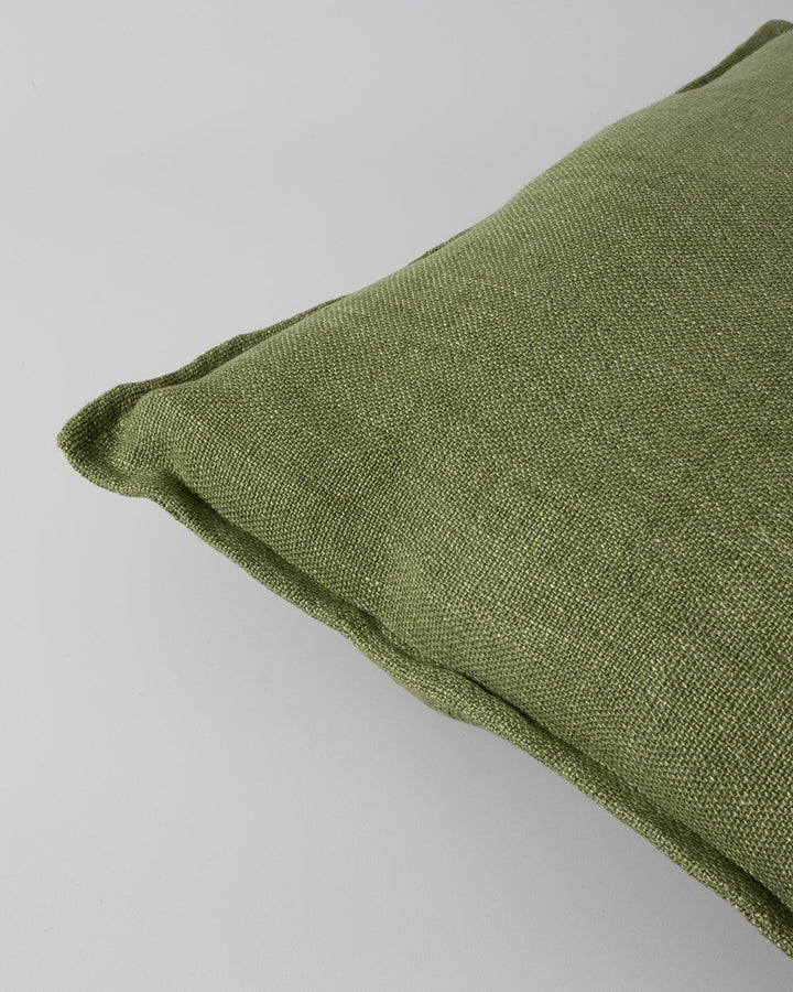 Flaxmill Cushion Enduringly beautiful, the heavy-weight weave of the Flaxmill celebrates the natural texture of raw linen fibres. Featuring a 1cm flange edge, the warm nude tone accentuates its textural qualities and brings an organic, contemporary feel t