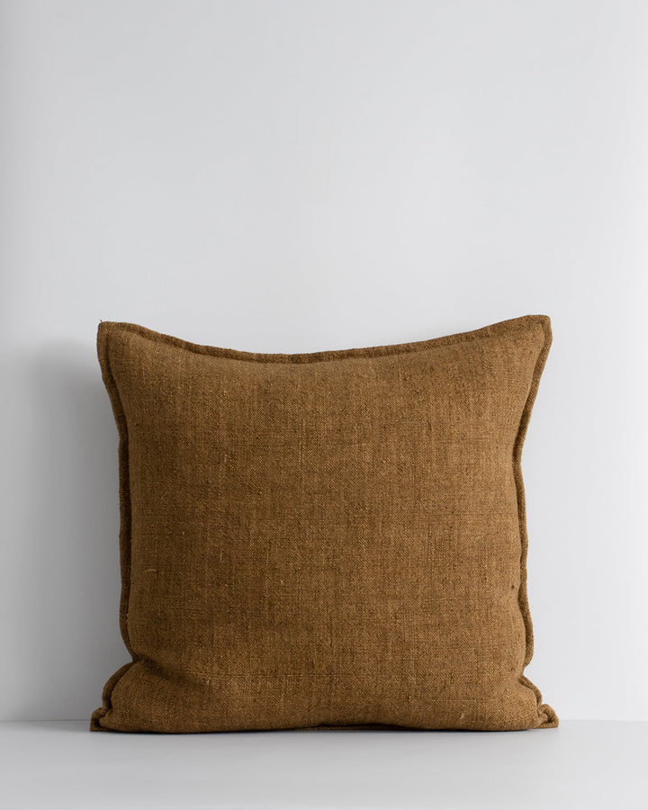 Flaxmill Cushion Enduringly beautiful, the heavy-weight weave of the Flaxmill celebrates the natural texture of raw linen fibres. Featuring a 1cm flange edge, the warm nude tone accentuates its textural qualities and brings an organic, contemporary feel t