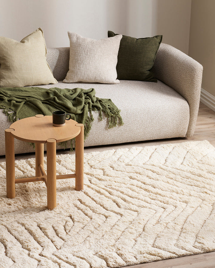 Leland Floor Rug Handwoven from a combination of natural fibres, the Leland features a distinctive abstract design. Wool is worked in a thick 11mm pile, while slivers of flatwoven jute provide contrast and create the bold linear patterning. A versatile pi