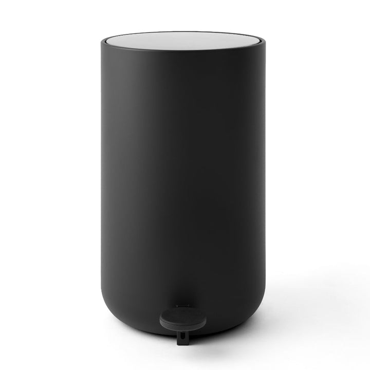 Audo CPH Pedal Bin - 11 Litres by Audo Copenhagen - Renowned for its refined simplicity, the Audo CPH Pedal Bin is a standout within the Audo CPH Bath Collection, favored in both public and private environments. Available in black or white, it features cl