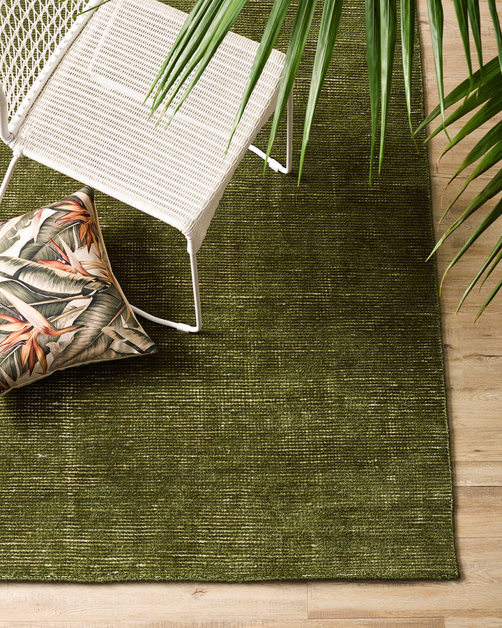 Orakei Floor Rug The Orakei outdoor rug is incredibly versatile, being suitable for both indoor and outdoor spaces. Handwoven from 100% PET fibres (derived from recycled plastic bottles). The hard-wearing nature of the Orakei makes it perfect for busy hou