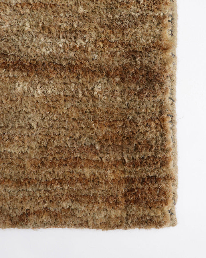 Pampas Floor Rug Add understated style to your interior with the unique beauty of our Pampas floor rug. Hand-knotted from 100% jute, this versatile rug features a generous 20mm pile in muted green tones. Attractive and easy to style, the Pampas creates a