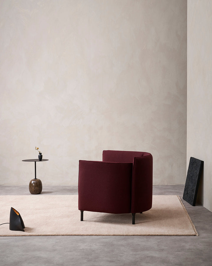 Sandringham Floor Rug Create a sophisticated sanctuary with the dense, sumptuous pile of the Sandringham. Soft and supportive underfoot, this floor rug is handknotted from 100% wool, featuring a cut pile and delicate fringing at both ends. The neutral fog