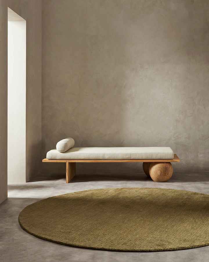 Sandringham Moss Round Floor Rug Baya