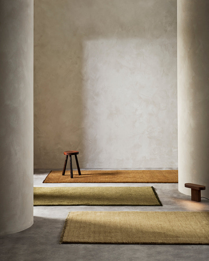 Sandringham Pecan Floor Runner Handcrafted from 100% wool, this warm-toned Sandringham runner is both functional and beautiful, offering an unparalleled softness underfoot, while imbuing your hallway with tone and personality. Baya