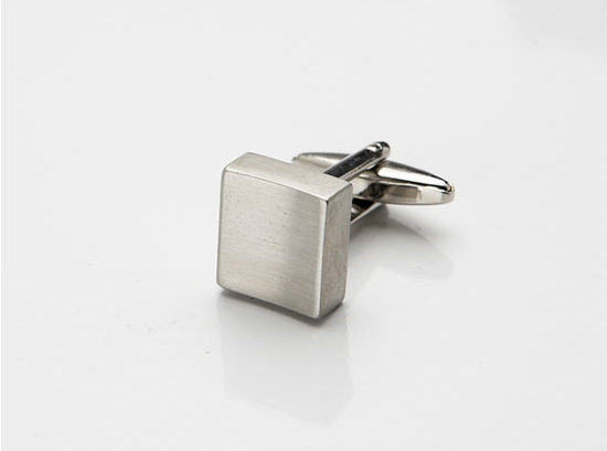 Buy online & save Square Cufflinks Concave Rhodium Plated |Cudworth |BEON.COM.AU Mens Cufflinks featuring: - Matte finished Rhodium plated metal - Slightly Concave Square surface - Dimensions 13 mm x 13 mm x 6 mm high - Comes mounted in a Gift Box. Cufflinks Cudworth at BEON.COM.AU