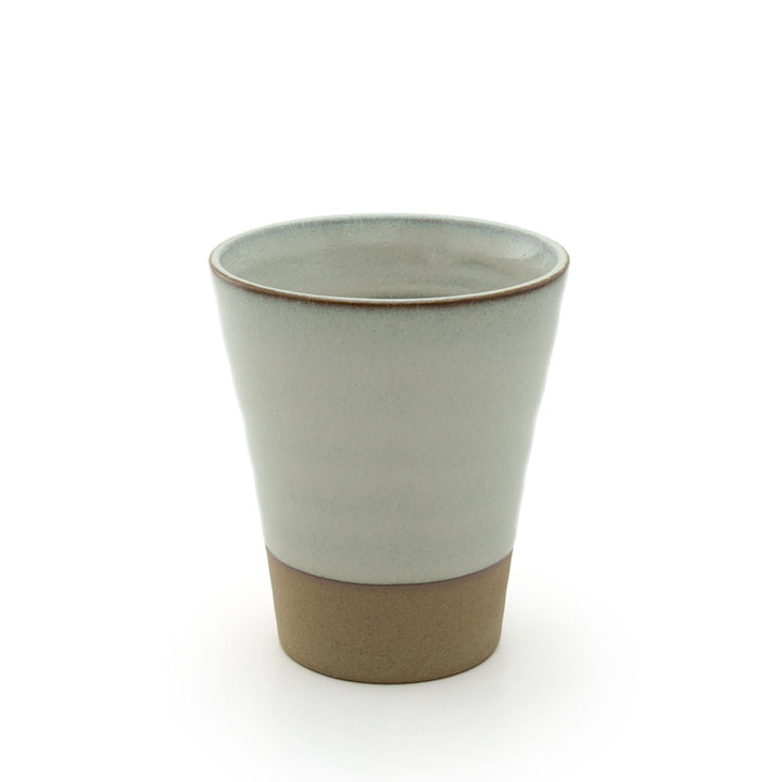 Natural White Teacup 200ml by zerojapan | Coffee & Tea Cups | All Zero Japan products are designed and fully manufactured in Japan. The innovative designs look to the future while serving the needs of the present. All stages of manufacturing are monitored