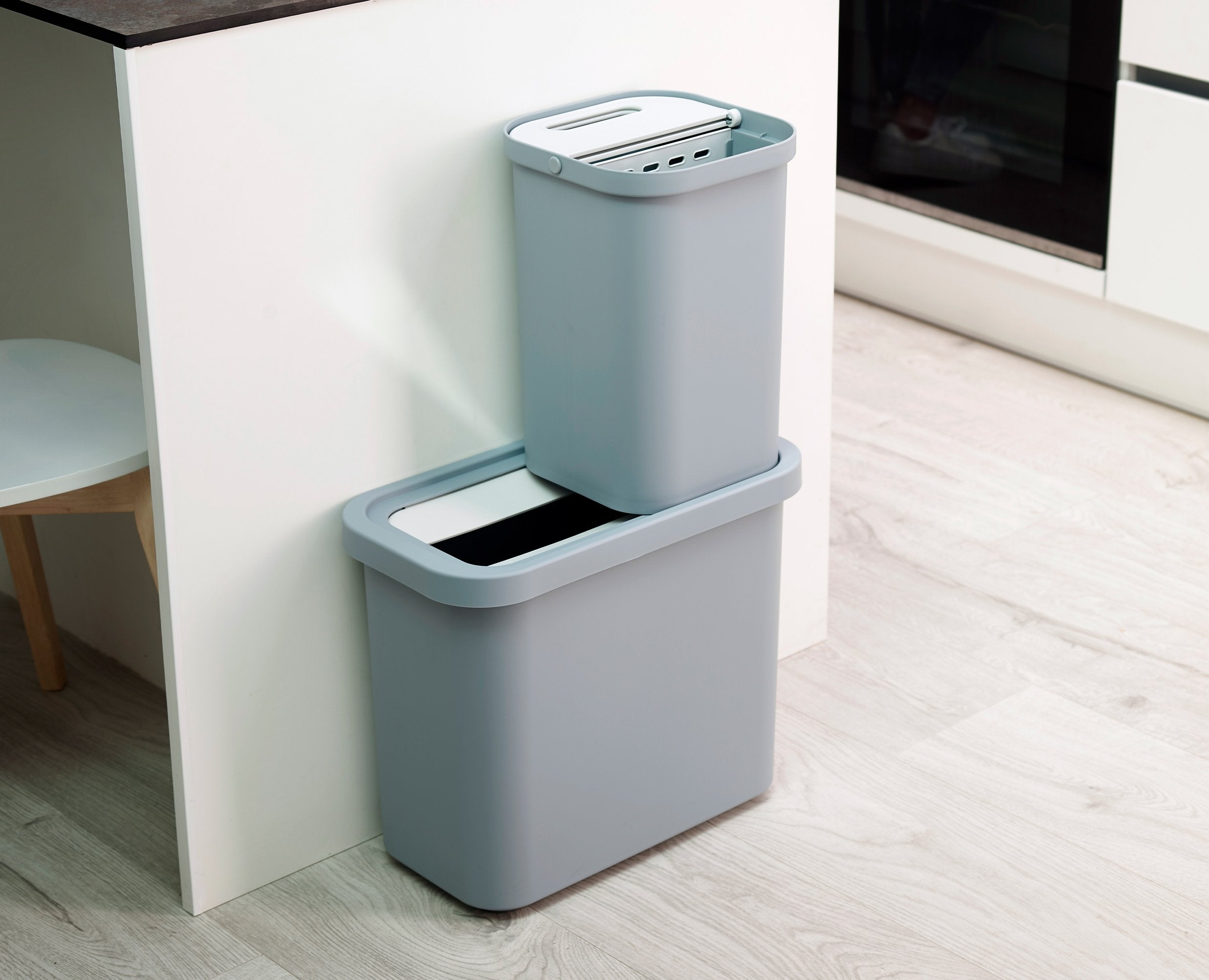 BEON.COM.AU  Take control of your recycling with this smart, modular 2-piece set which includes our GoRecycle 14-litre recycling caddy that has two compartments for easy waste separation and our GoRecycle 32-litre recycling collector which can hold up to twice as much waste as a similar-sized bin.  Large 46-... Joseph Joseph at BEON.COM.AU