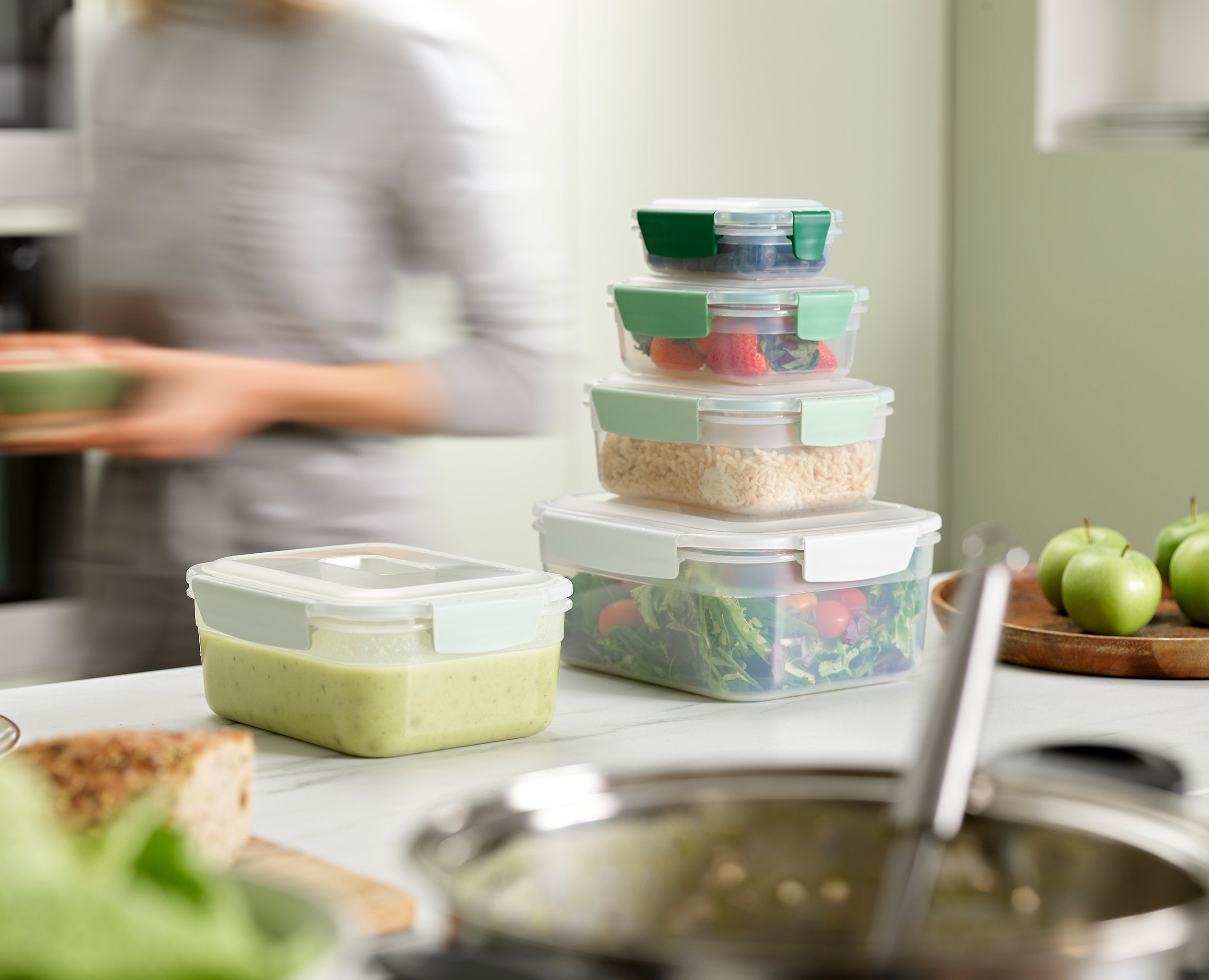 BEON.COM.AU Product Details The unique design of these food storage containers means the bases nest neatly inside each other while the lids clip conveniently together for efficient, space-saving storage.  Space-saving, nesting design Easy-find, snap-together lids and colour-coded bases Airtight, leakproof an... Joseph Joseph at BEON.COM.AU