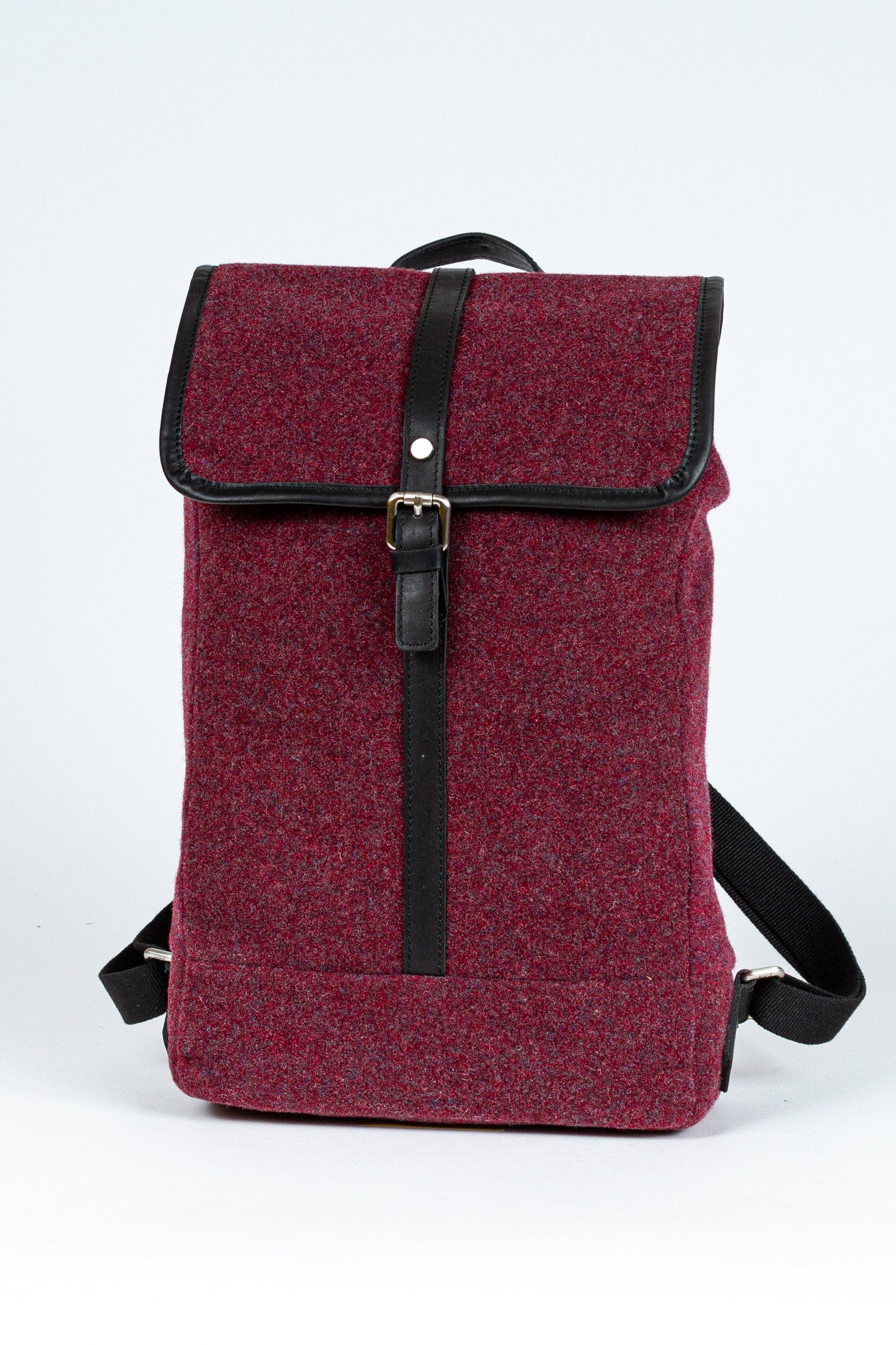 BEON.COM.AU The Jost Farum Fold Top Backback is a felt bag made in Europe from premium European leathers and fabrics. Made of wool felt Genuine leather trims Bags Jost at BEON.COM.AU