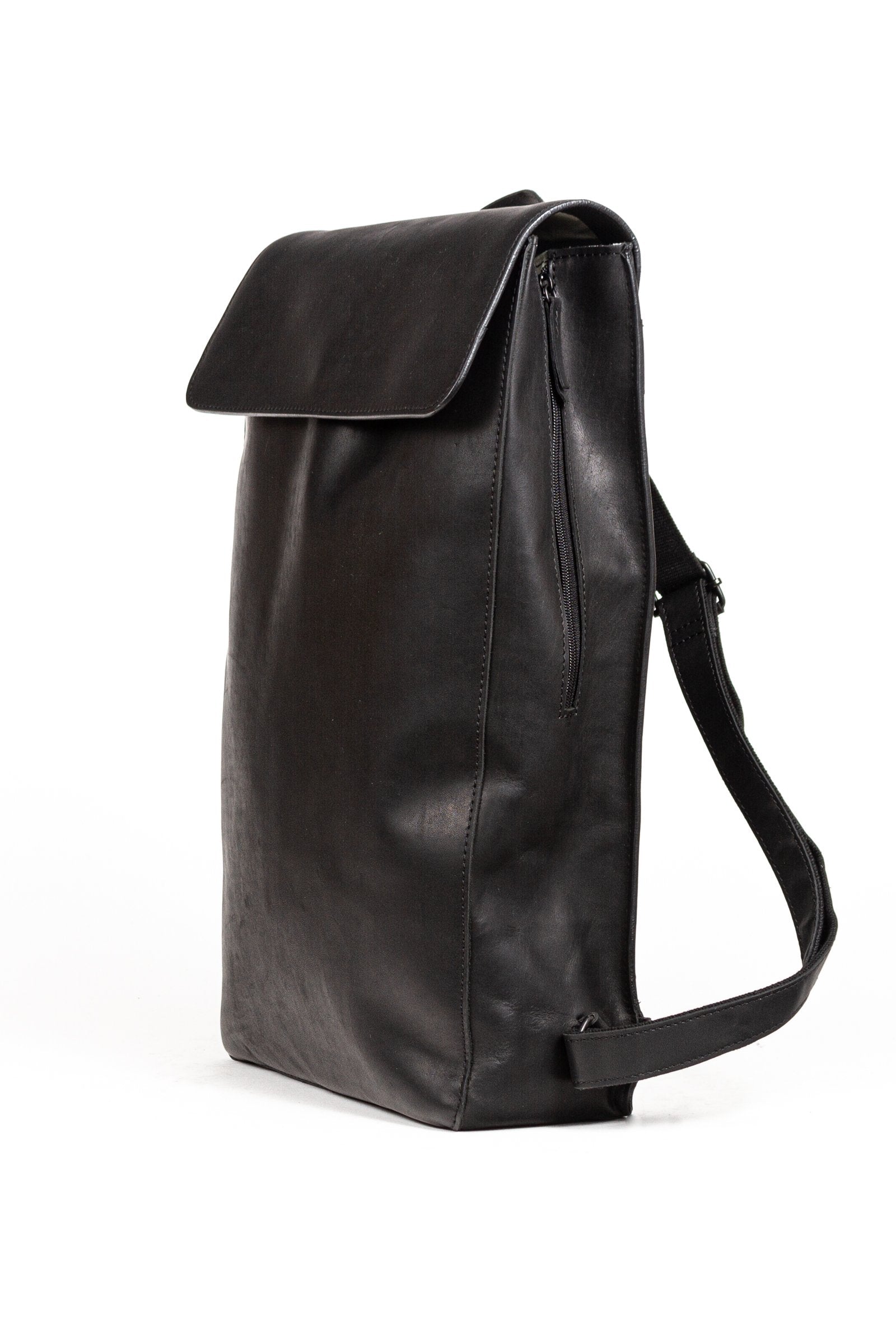BEON.COM.AU The Jost Futura Long Line Backpack is a leather bag made in Europe from premium European leathers and fabrics. 1 main compartment, inner compartment with zipper 13" Laptop, 1 portrait wide folder, outer compartment with zipper Backstrap adjustable and removable 47cm x 28cm x 8cm 8.42L volume... Jost at BEON.COM.AU