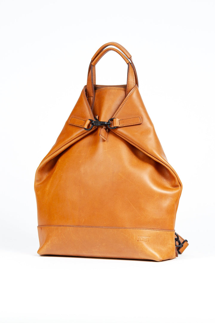 Buy online & save Futura X-Change Bag S | Cognac |Jost |BEON.COM.AU The Jost Futura X-Change Large is a leather bag made in Europe from premium European leathers and fabrics. 3 in 1 bag that can be worn as a backpack, shoulder bag and handbag Made in smooth cowhide with pull-up effect Laptop compartment fits up to 26cm x 20cm x 2cm Closes with zipper Padded lapto... Jost at BEON.COM.AU