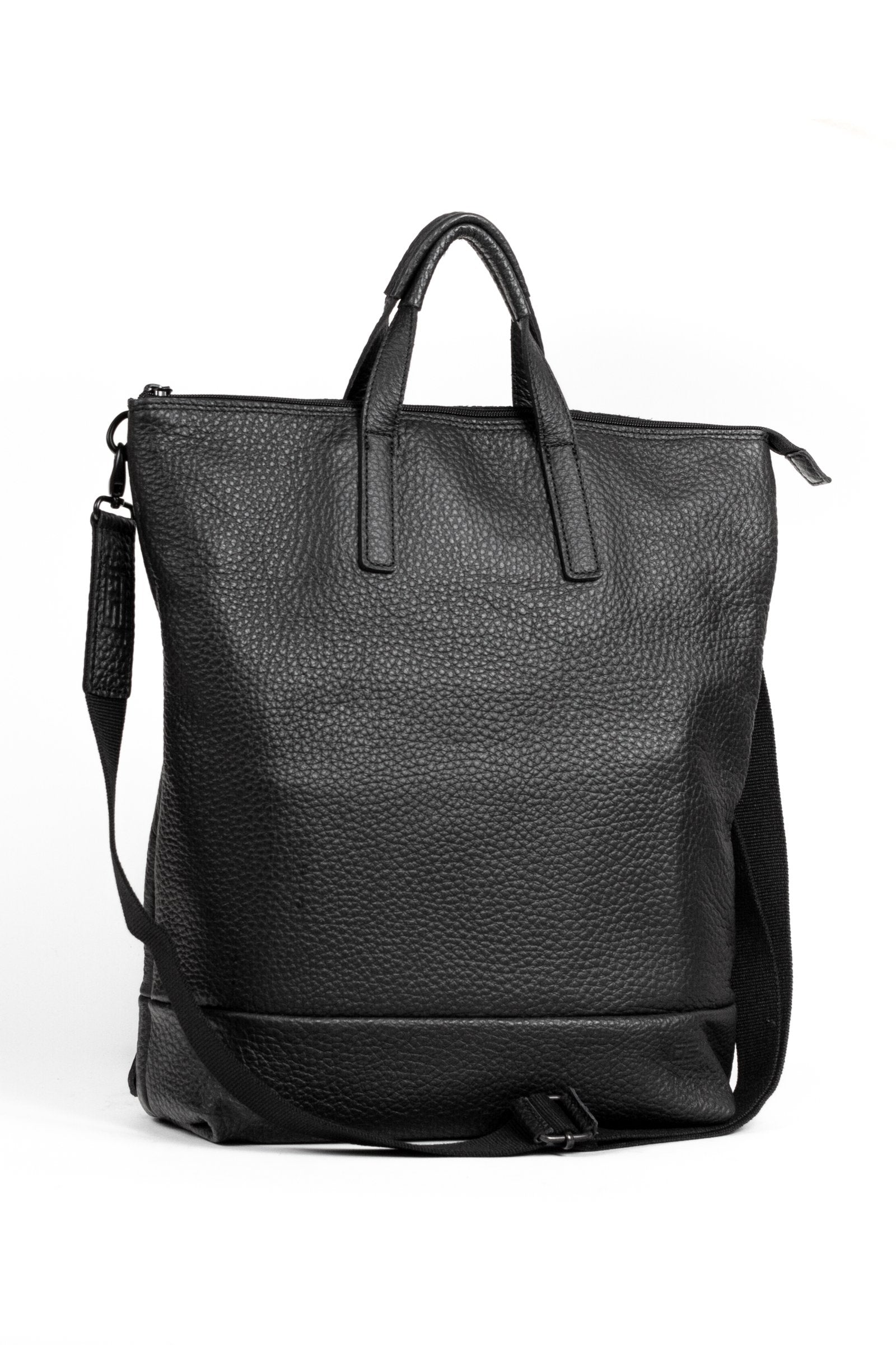 BEON.COM.AU The Jost Kopenhagen X-Change Small is a leather bag made in Europe from premium European leathers and fabrics. 3 in 1 bag that can be worn as a backpack, shoulder bag and handbag Made in coarsely milled cow hide Main compartment fits A4 documents, closes with zipper and carabiner Back zip pocket ... Jost at BEON.COM.AU