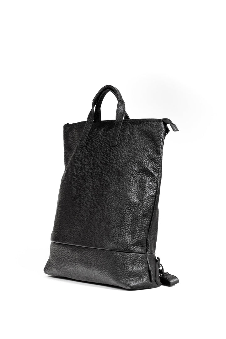 Buy online & save Kopenhagen X-Change Bag | L |Jost |BEON.COM.AU The Jost Kopenhagen X-Change Large is a leather bag made in Europe from premium European leathers and fabrics. 3 in 1 bag that can be worn as a backpack, shoulder bag and handbag Made in coarsely milled cow hide Main compartment fits A4 documents, closes with zipper and carabiner Back zip pocket ... Jost at BEON.COM.AU