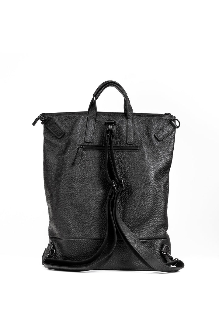 Buy online & save Kopenhagen X-Change Bag | L |Jost |BEON.COM.AU The Jost Kopenhagen X-Change Large is a leather bag made in Europe from premium European leathers and fabrics. 3 in 1 bag that can be worn as a backpack, shoulder bag and handbag Made in coarsely milled cow hide Main compartment fits A4 documents, closes with zipper and carabiner Back zip pocket ... Jost at BEON.COM.AU