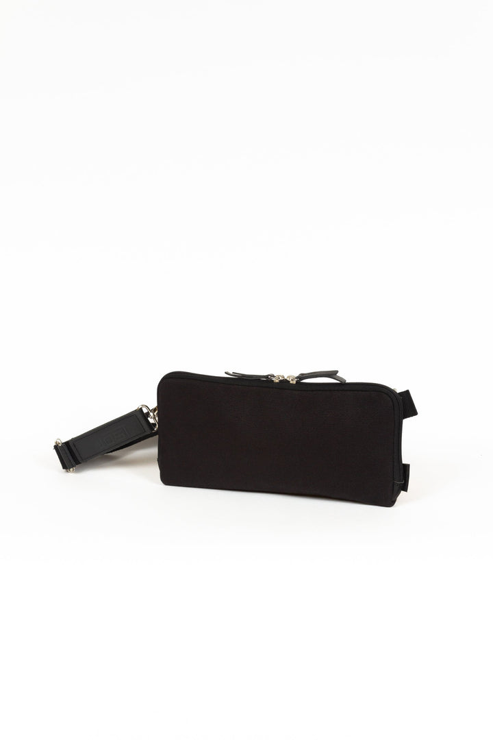 Buy online & save Lund One Pocket Sling | Black |Jost |BEON.COM.AU The Jost Lund range are sturdy canvas bags with full grain leather trims, all made in Europe from premium European leathers and fabrics. Bags Jost at BEON.COM.AU