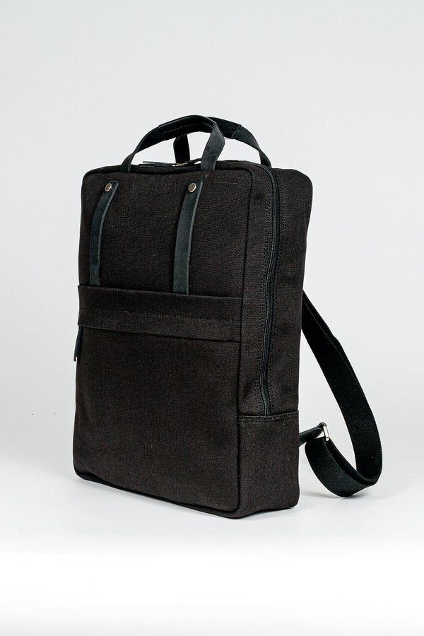 Buy online & save Lund Square City Daypack | Black |Jost |BEON.COM.AU The Jost Lund range are sturdy canvas bags with full grain leather trims, all made in Europe from premium European leathers and fabrics. Bags Jost at BEON.COM.AU