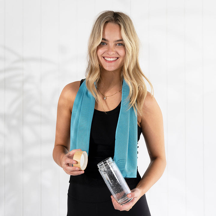 Snap Cold Towel |Bambury |BEON.COM.AU These towels are great to use when playing sport, exercising, participating in outdoor activities or for simply just keeping cool. Innovative fibre technology combined with the principles of evaporative cooling allow the Snap Cold Towel to help you stay refreshingly cool without the use of chemic... at BEON.COM.AU