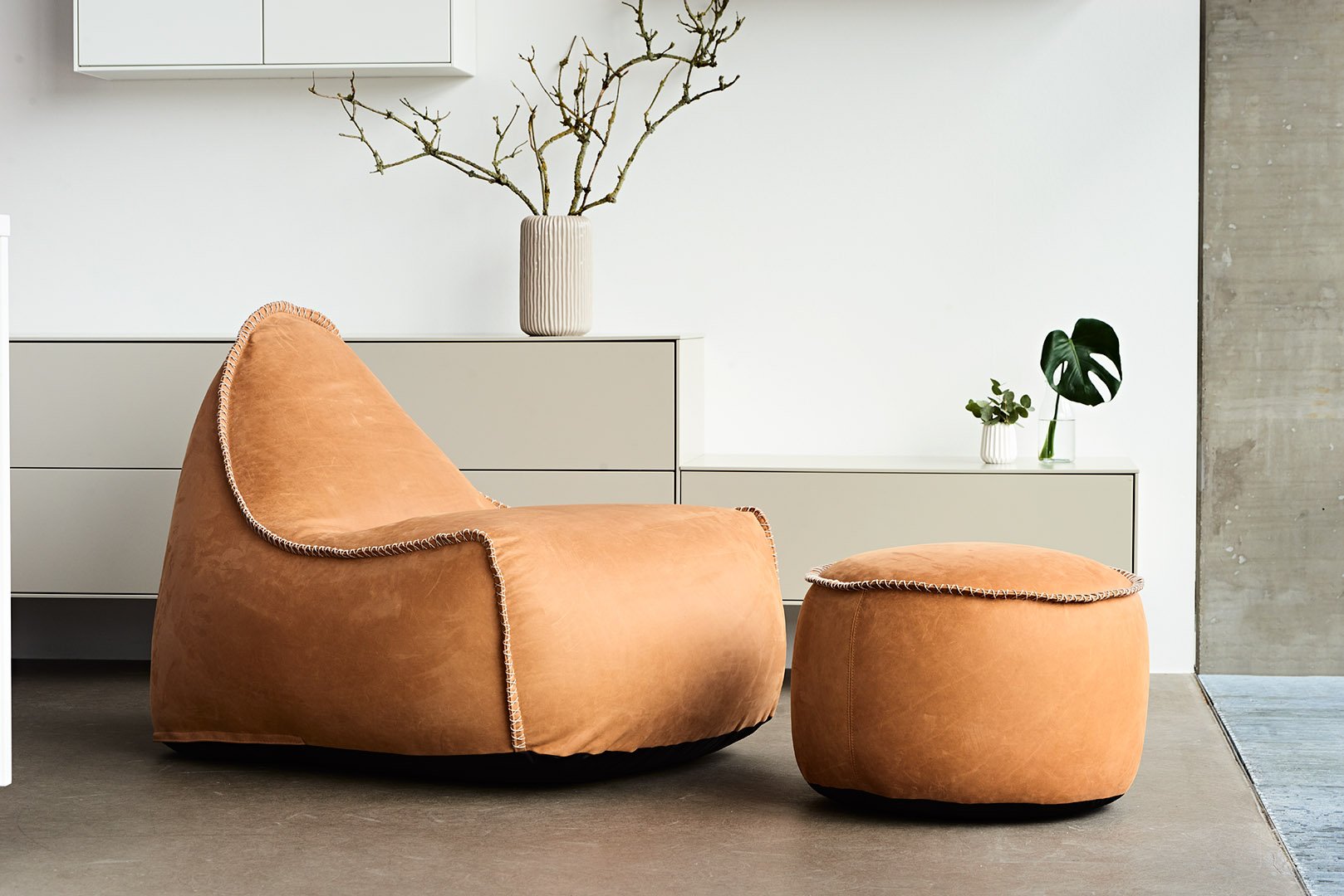 BEON.COM.AU RETROit in exclusive leather RETROit Dunes gives you the well-known comfort of the RETROit chair combined with a beautiful natural leather of the finest quality. RETROit Dunes is a lounge chair with unique Danish design that compliments your home with warmth and edgy details – nice!The high-quali... Sackit Australia at BEON.COM.AU