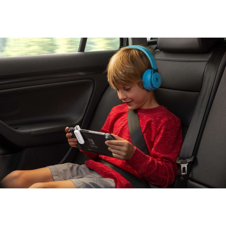 Buy online & save AirFly Duo |Twelve South |BEON.COM.AU AirFly Duo is the missing link between wireless headphones and wired headphone jacks.AirFly Duo is a wireless headphone adapter that lets you use your favourite wireless headphones or earbuds in places that only have a headphone jack - like airplanes and treadmills. Plug this tiny transmitter int... Twelve South at BEON.COM.AU