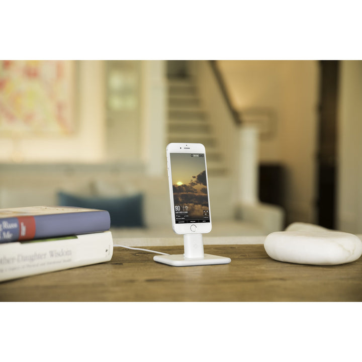 Buy online & save HiRise Deluxe 2 for iPhone/iPad - White |Twelve South |BEON.COM.AU A home for your iDevices We all have that spot where we drop our stuff the moment we step into our home or office. To help you make that go-to spot less cluttered, we created HiRise 2, the ultimate home for all your Lightning powered devices. This newly refined version of HiRise is one third smal... Twelve South at BEON.COM.AU