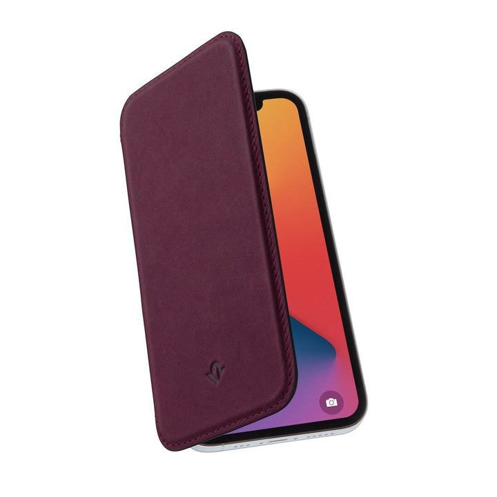 Buy online & save SurfacePad for iPhone 12 / 12 Pro - Plum |Twelve South |BEON.COM.AU Don’t call it a case...Feather light and razor thin, SurfacePad for iPhone 12 is a beautifully slim leather cover designed to shield the front and back of your phone from scratches. Inside this Napa leather jacket are two cards slots for all-in-one convenience. And yes, SurfacePad is fully MagSaf... Twelve South at BEON.COM.AU