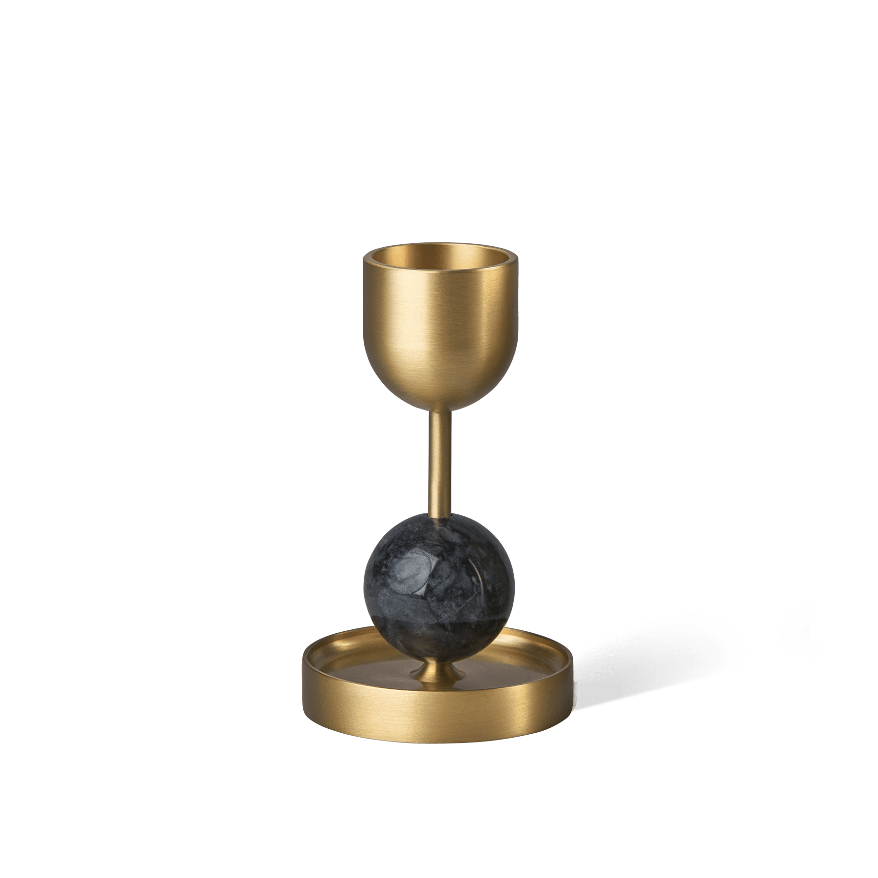 A perfect addition to our column candle collection. This brass candle holder can be used in two ways and easy to create a candle group setting. The plate design also c