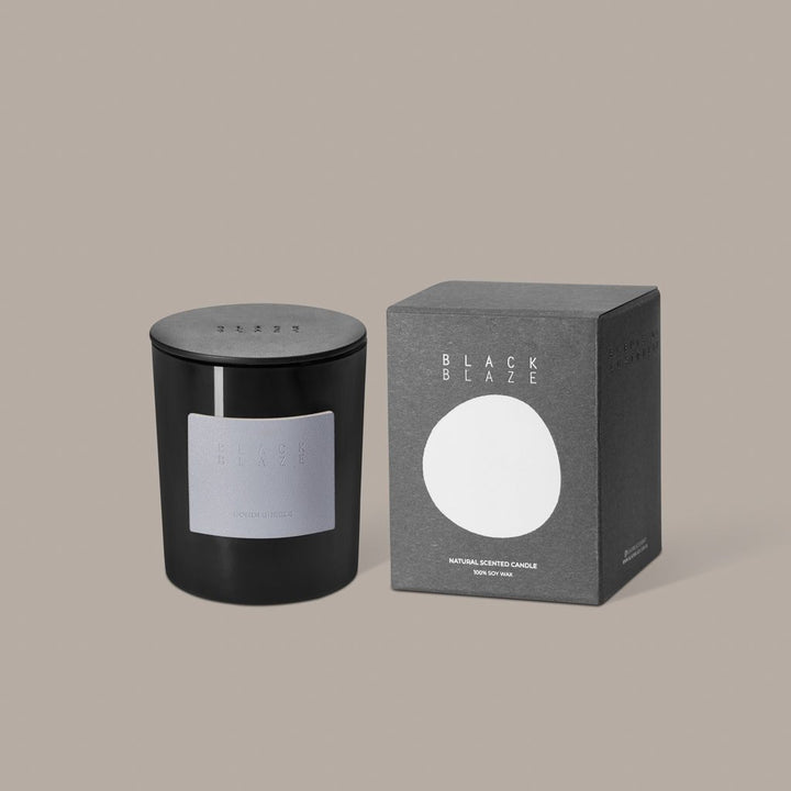 Bondi Breeze Scented Candle THE GREAT OUTDOOR COLLECTION Available at BEON | BONDI BREEZEBergamot • Violet Leaves • Bois De Rose • Light Musk • Blond Woods Notes Like a sea-breeze. Fresh with driftwood, a light musk follows. The memory of last Summer. The
