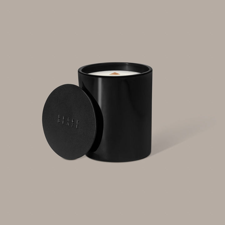 Clary Sage Scented Candle HOME CANDLE Available at BEON | CLARY SAGEEUCALYPTUS / LAVENDER / CITRUS / SAGE Notes Confident, resolved, content. A symmetry between work and play - a scent for the weekend. The moment The soft, soothing streaming of the sun th