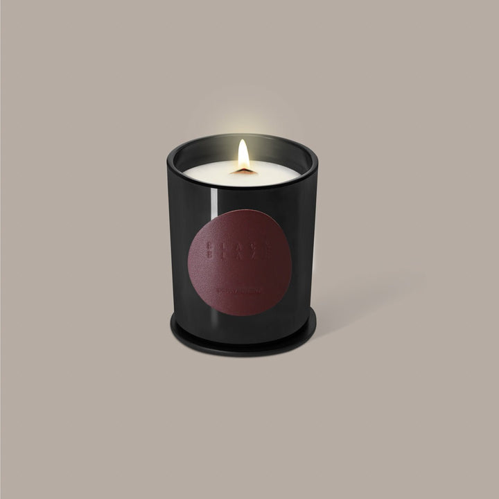 Dépaysement Scented Candle HOME CANDLE Available at BEON | DÉPAYSEMENTPEONY PETALS • ROSE • CLOVE • GRASS • VIOLET Notes The blossoming of life. Peony petals unfolding. The feeling of Spring. The moment Nouvel. It’s the elegant scent of the unknown. The q