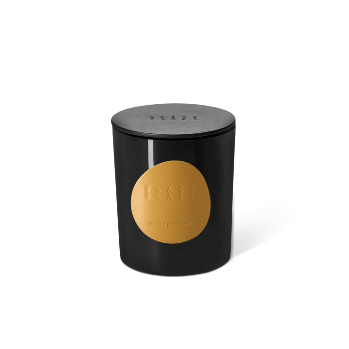 Neroli Bigarade Scented Candle HOME CANDLE Available at BEON | NEROLI BIGARADETUBEROSE • ORANGE FLOWER • TONKA Notes A soothing, floral, dream - the moon peers out over the horizon. The moment Dusk. The combination of light and dark. When the moon rises o