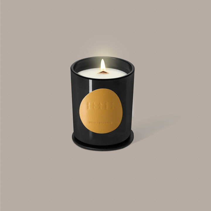 Neroli Bigarade Scented Candle HOME CANDLE Available at BEON | NEROLI BIGARADETUBEROSE • ORANGE FLOWER • TONKA Notes A soothing, floral, dream - the moon peers out over the horizon. The moment Dusk. The combination of light and dark. When the moon rises o