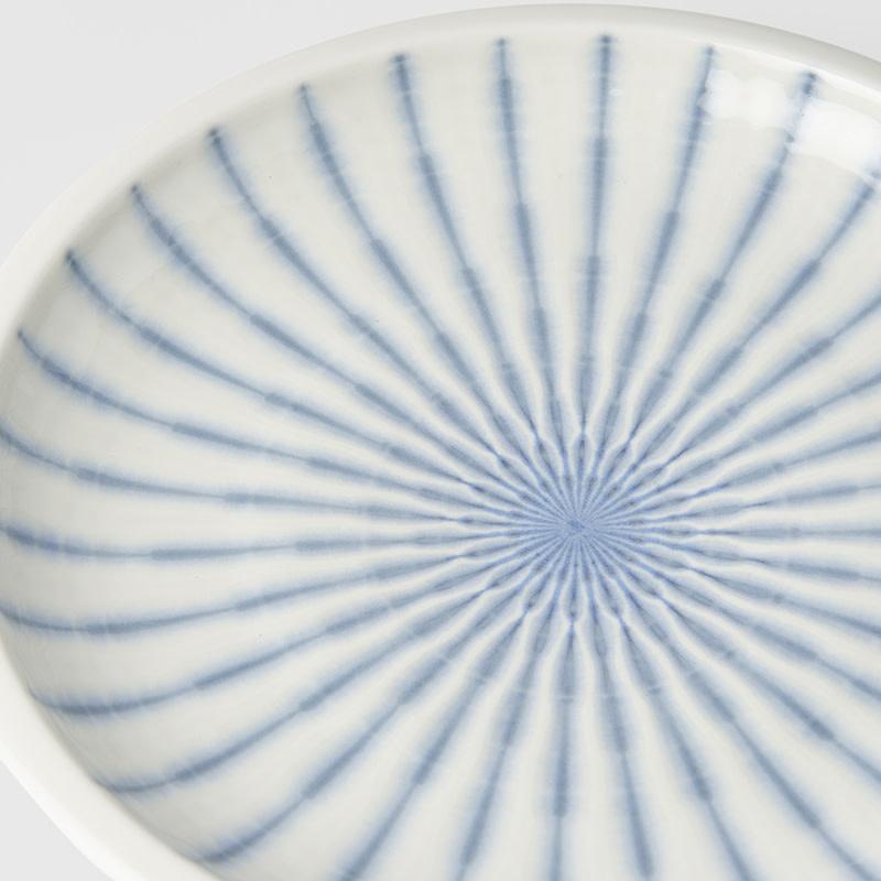 Save on Focus White Rounded Plate Made in Japan at BEON. 25cm diameter x 3.5cm height Dinner plate in Focus designThese are great as dinner plates for every day use or use for serving plates at dinner parties.Handmade in JapanDishwasher and microwave safe