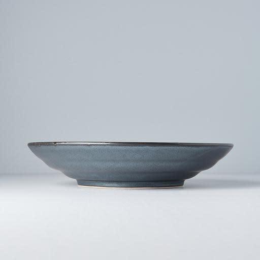 Save on Black Pearl Flat Base Serving Bowl Made in Japan at BEON. 29cm diameter x 6cm height Flat Base Serving Bowl in Black Pearl Design The Black Pearl glaze features a vibrant splash of gloss black against a matte black background. Subtle highlights of cyan are reflected in the depths of the gloss. This bowl is great for serving salads, pasta or meats. Use as a serving bowl or as a decorative fruit bowl. The flat base serving bowl makes a perfect wedding or engagement gift. Handcrafted in JapanMicrowave