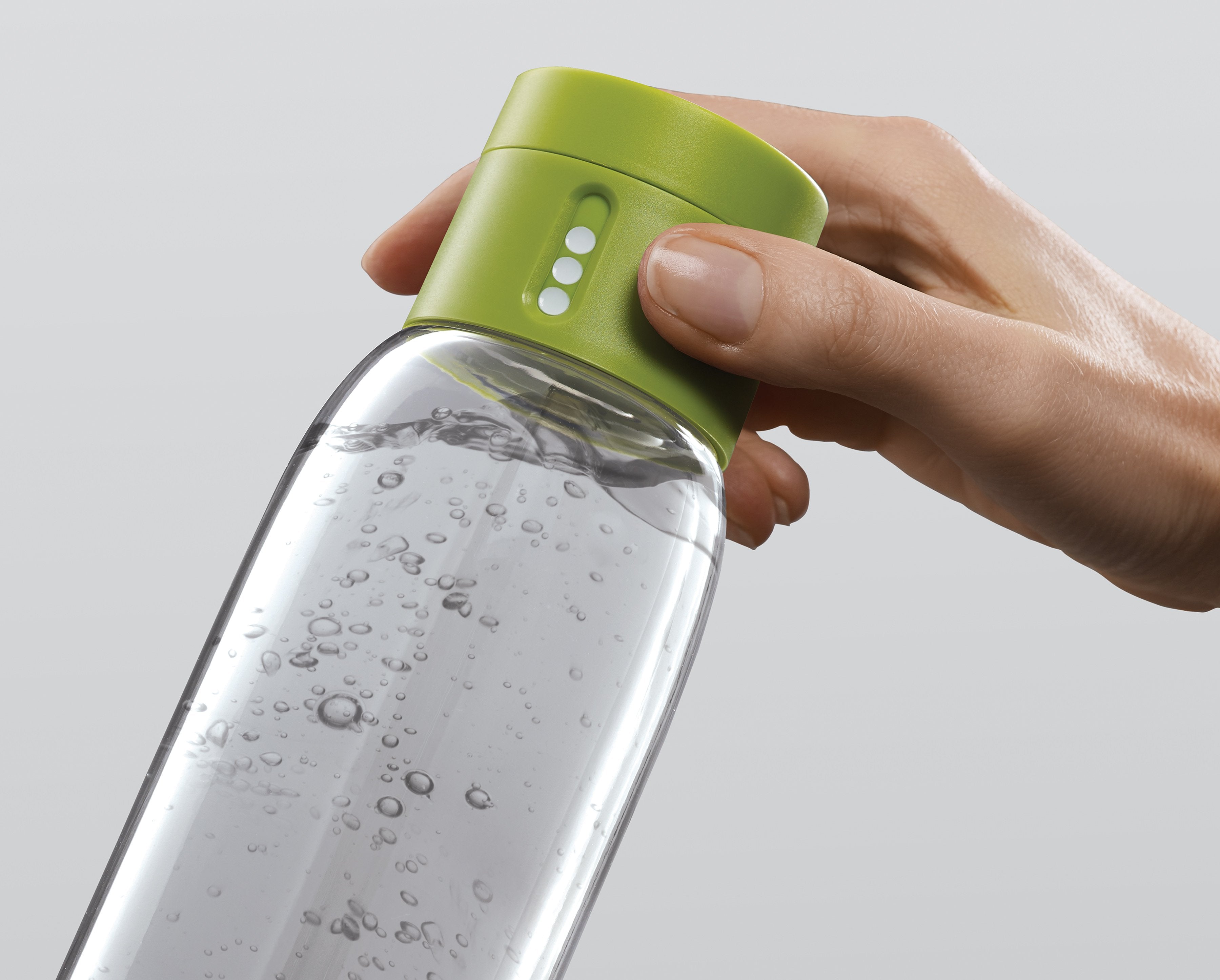 BEON.COM.AU  Track your daily hydration goals with this cleverly designed water bottle. The lid displays a new dot each time you refill so you can easily keep count of the number of bottles you drink.  Leakproof lid records number of bottles drunk New dot appears every time you refill and close lid Made from... Joseph Joseph at BEON.COM.AU
