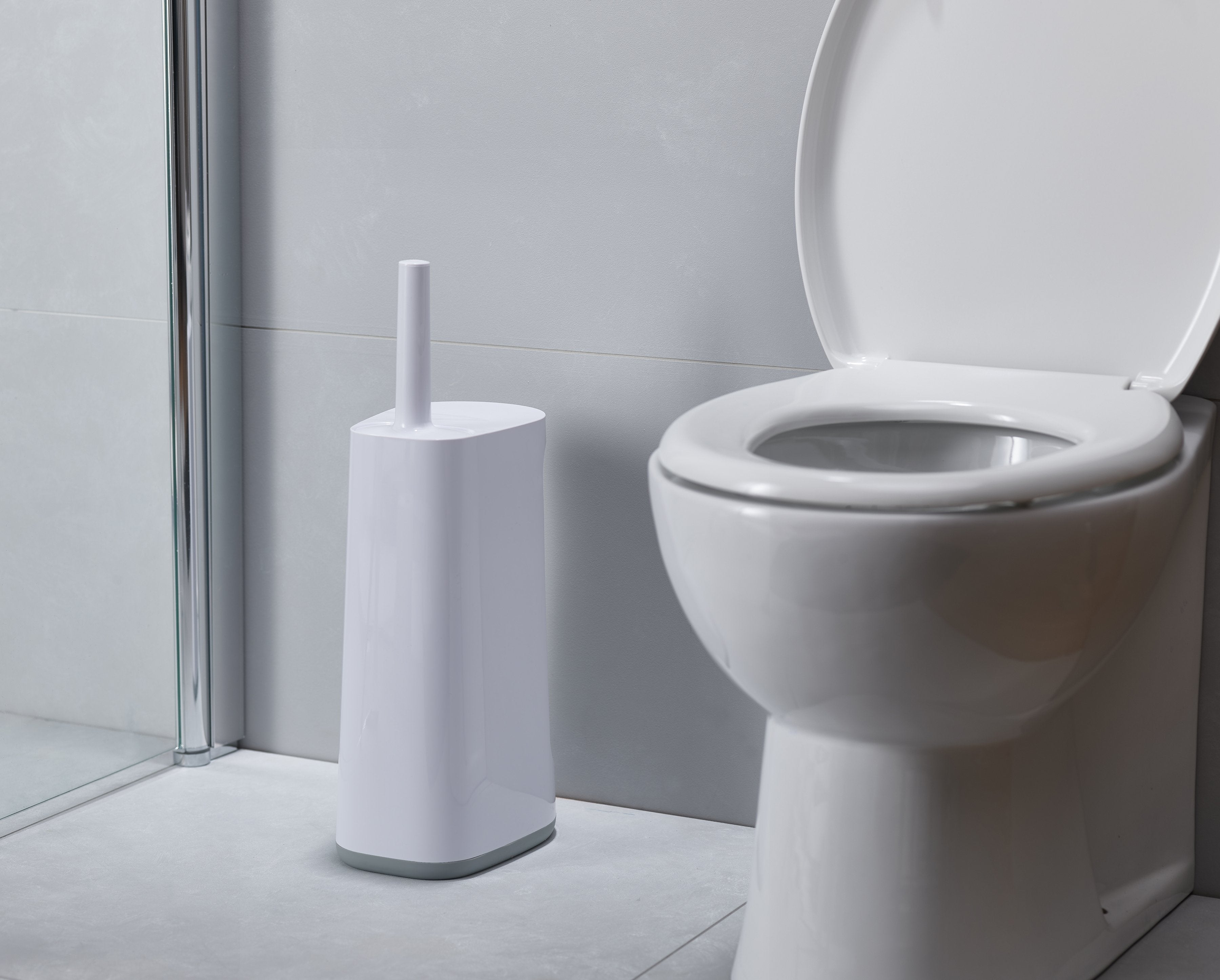 BEON.COM.AU  This innovative storage solution comprises a revolutionary Flex™ toilet brush in a holder that features an extra-large caddy, which can hold up to three spare toilet rolls or a large cleaning bottle.  Flexible, D-shaped head reaches all areas, even under the rim Anti-drip: less dripping between ... Joseph Joseph at BEON.COM.AU