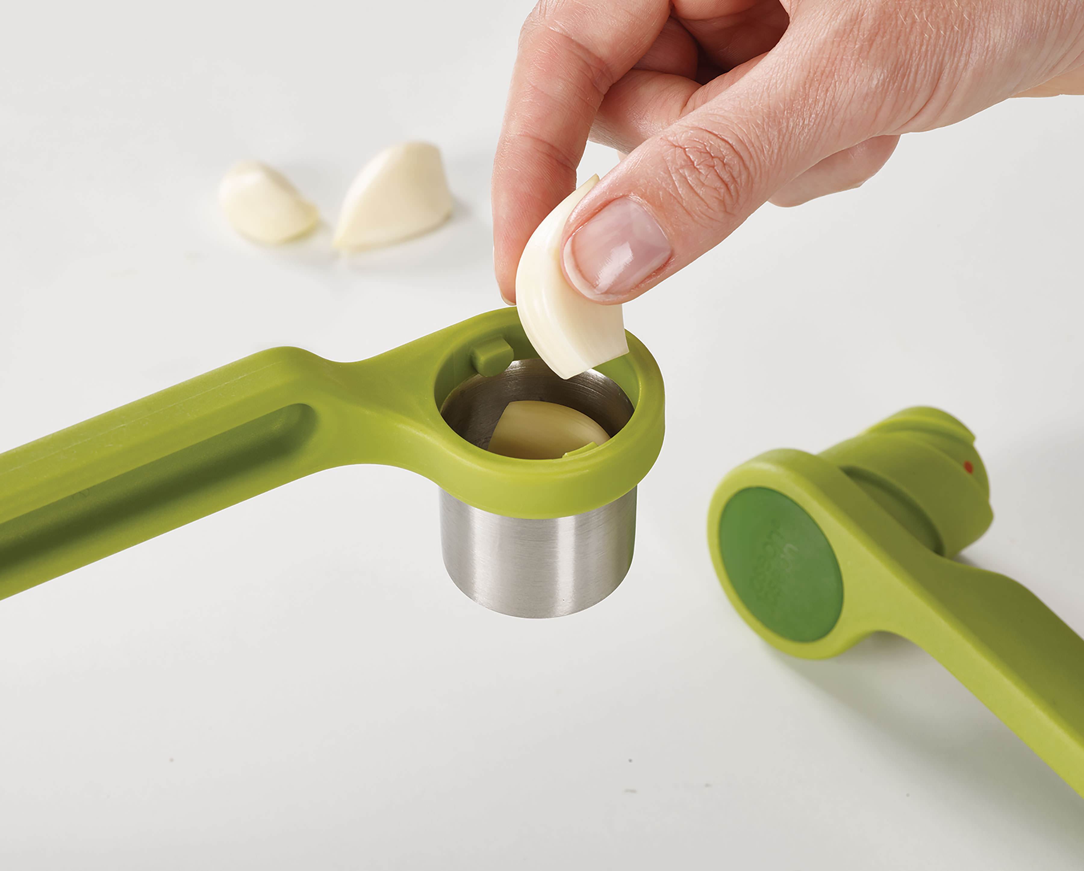 BEON.COM.AU  Make short work of crushing garlic with this easy-to-use garlic press, its unique twisting mechanism allows you to press with more power from less effort.  Unique twisting action makes crushing easier Crush multiple garlic cloves at once Durable stainless-steel and nylon construction Easy-clean ... Joseph Joseph at BEON.COM.AU