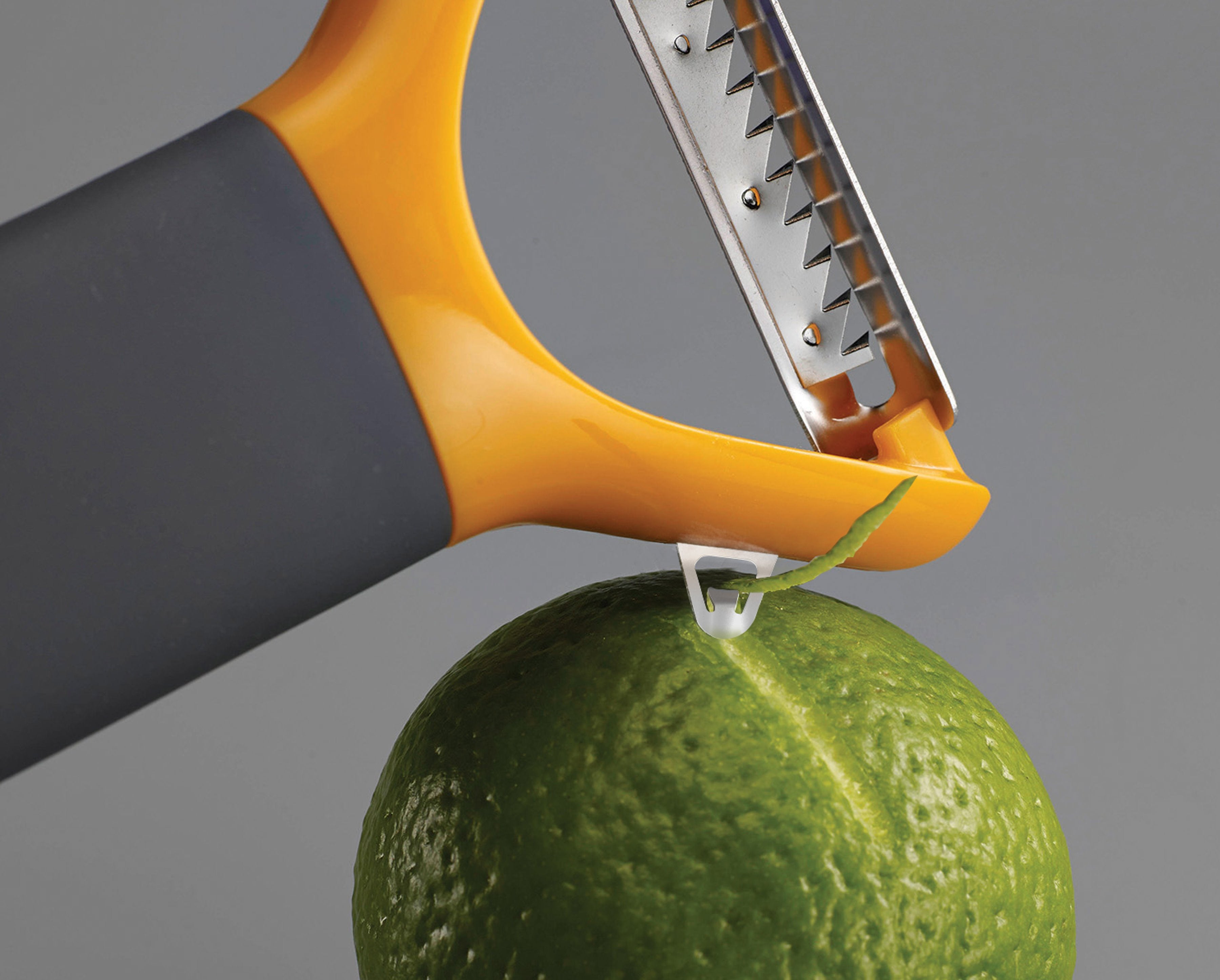 BEON.COM.AU  This julienne peeler is ideal for adding the final flourish to culinary masterpieces with a integrated channel knife on its side.  Two peeling tools in one Julienne blade for fine strips Handy channel knife for creating garnishes Ergonomic handle Stainless-steel blade  Specifications Care & ... Joseph Joseph at BEON.COM.AU