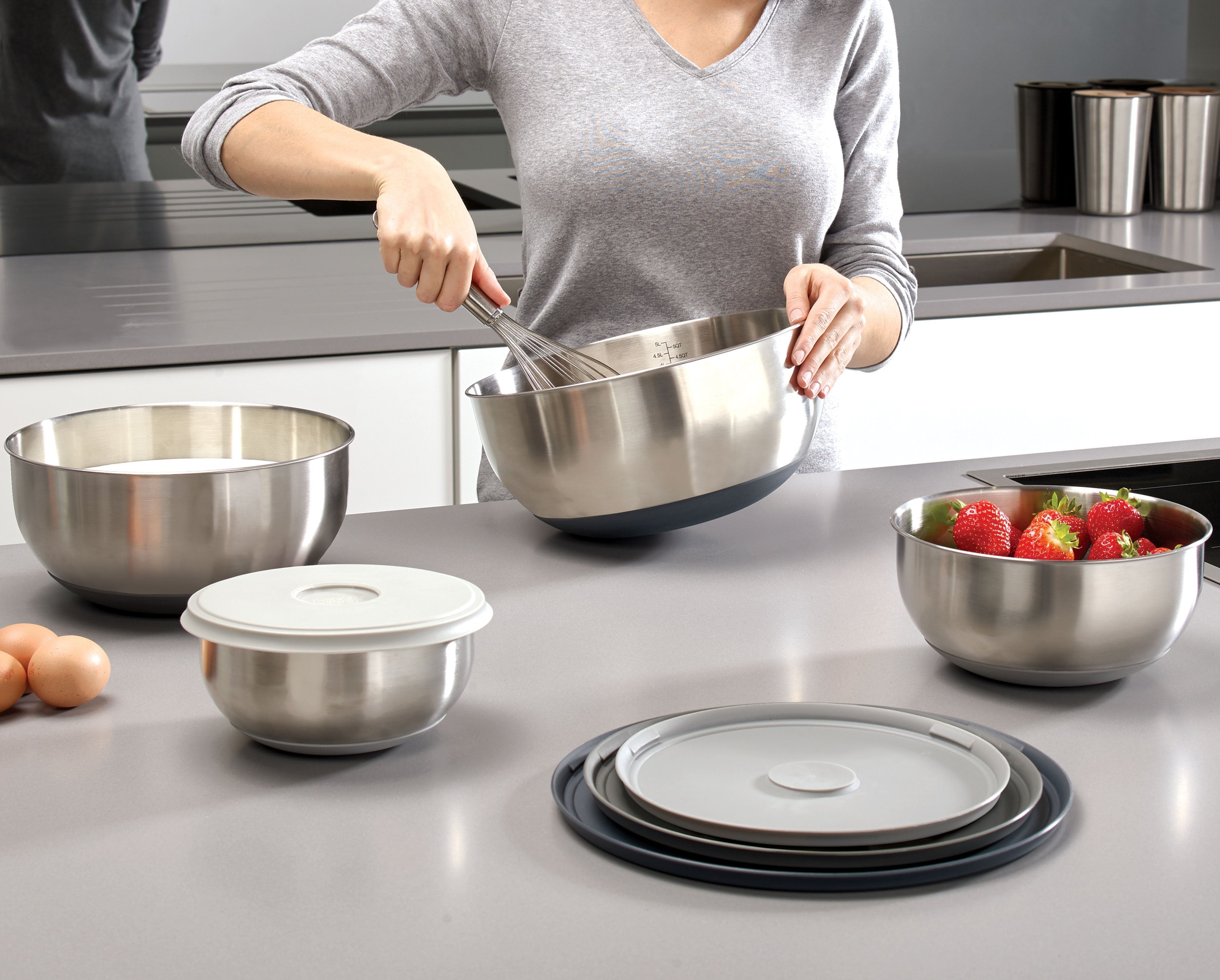 BEON.COM.AU  Each stainless-steel bowl in this 4-piece set has its own silicone lid so you can easily prepare food in advance and then store it until needed.  Made from high-quality 18/8 stainless-steel Stainless-steel means bowls won't stain or retain odours Bowls nest inside each other for space-saving... Joseph Joseph at BEON.COM.AU